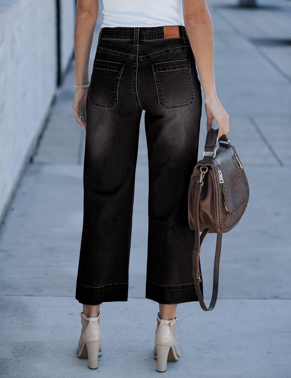 Women's wide-leg jeans, stylish high-waisted flared jeans
