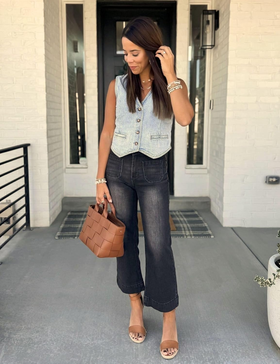 Women's wide-leg jeans, stylish high-waisted flared jeans