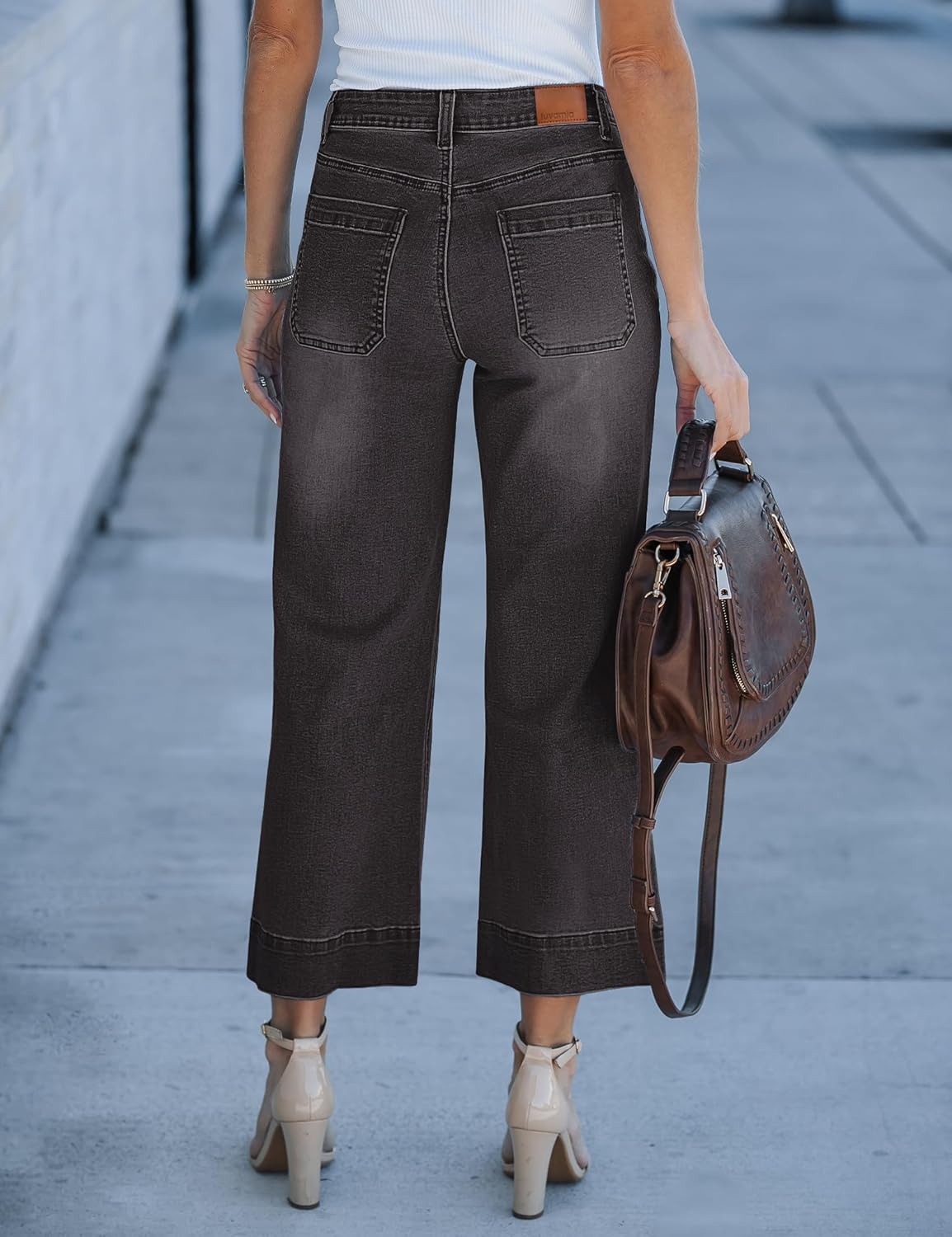 Women's wide-leg jeans, stylish high-waisted flared jeans