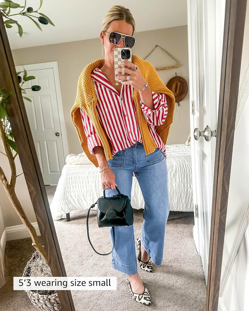 Women's wide-leg jeans, stylish high-waisted flared jeans